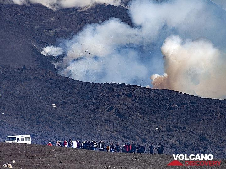 Even the eruption strength of Etna can never be predicted, many tourist visit the dangerous zone without helmets & gas masks. The reckless behaviour caused fatalities in the past. VolcanoAdventure guest will always be equipped with safety tools. (Photo: Tobias Schorr)