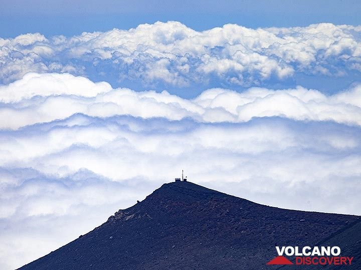 An older cinder cone of Etna and the clouds. (Photo: Tobias Schorr)