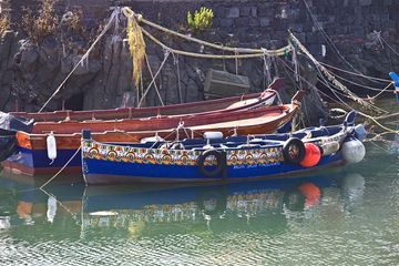 Traditional fishing boats at Aci Trezza (Photo: Tobias Schorr)