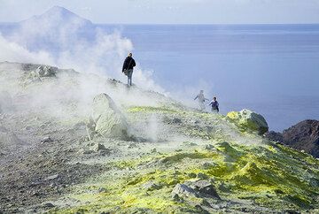 vulcano_e2899.jpg (Photo: Tom Pfeiffer)