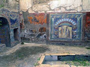 Decorated interior of a house in Ercolaneum (Photo: Tom Pfeiffer)