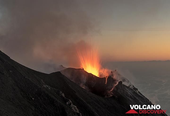 Strombolian eruption from the NE crater of Stromboli volcano (Eolian Islands, Italy) shortly after sunset (8 June 2017) (Photo: Tom Pfeiffer)