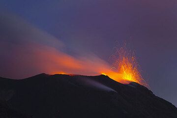 Typical, small strombolian eruption from Stromboli volcano, Eolian Islands, Italy (Photo: Tom Pfeiffer)
