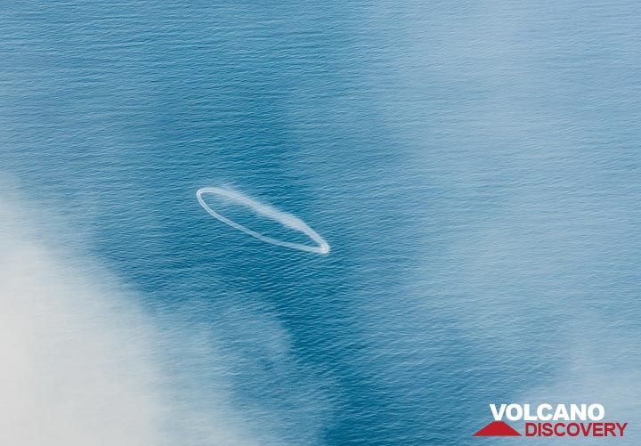 Zoom onto a "smoke ring" ejected from the NW vent - a ring vortex caused by a pulse of gas ejected from a circular vent. (Photo: Tom Pfeiffer)