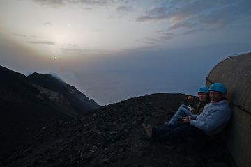 Leslie and Vanessa just after a nice eruption (Photo: Marco Fulle)