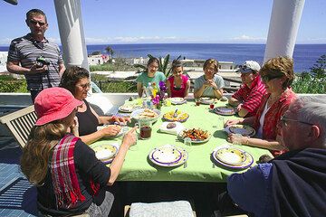 From Stromboli to Etna, April 09 (2): tour photos (Photo: Tom Pfeiffer)