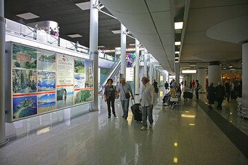 The new arrival terminal of the international airport of Catania (Photo: Tom Pfeiffer)