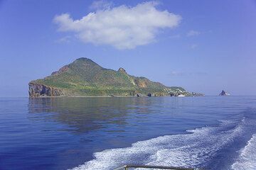 Die Insel Panarea (Photo: Tom Pfeiffer)