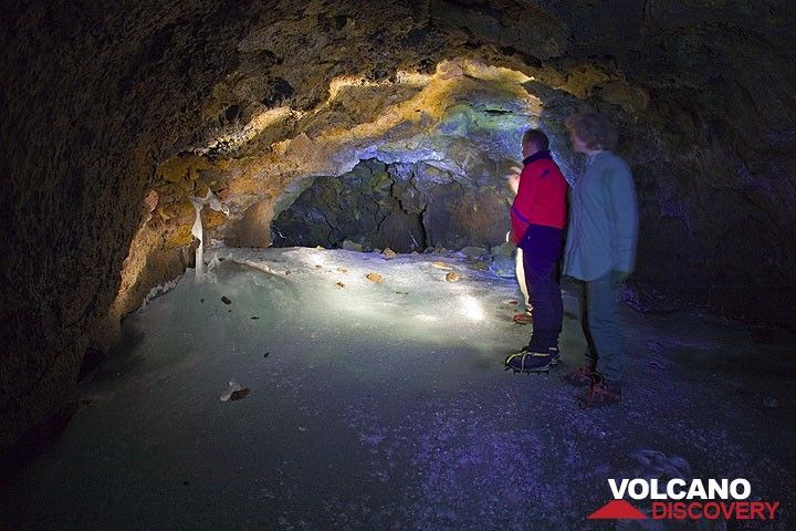 Inside the Grotta del Gelo (Photo: Tom Pfeiffer)