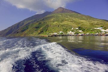 Stromboli mountain and the village seen from the sea (Photo: Tom Pfeiffer)