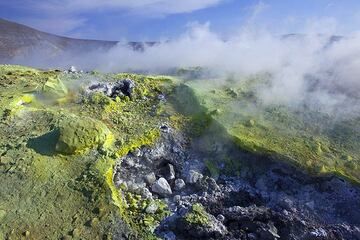 Fumarole am Krater des Vulkans La Fossa, Insel Vulcano, Äolische Inseln, Italien (Photo: Tom Pfeiffer)