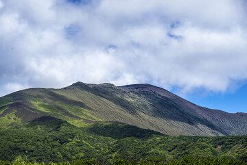 View of the crest of the island's volcano, Mt Ontake (Photo: Tom Pfeiffer)