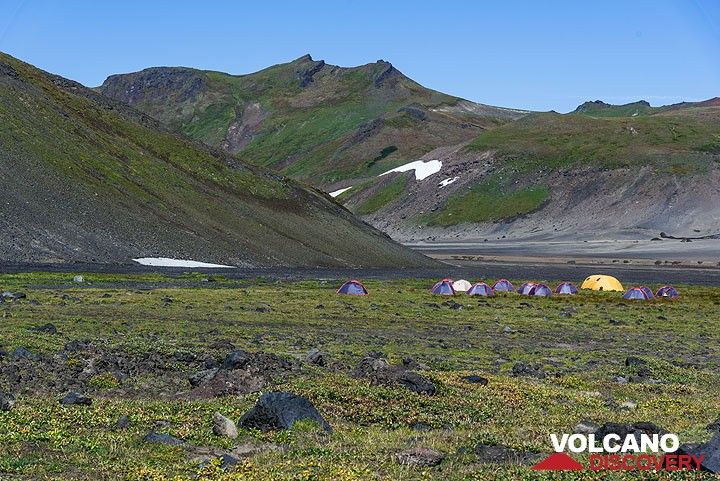 Campsite in the caldera of Gorely volcano. (Photo: Tom Pfeiffer)