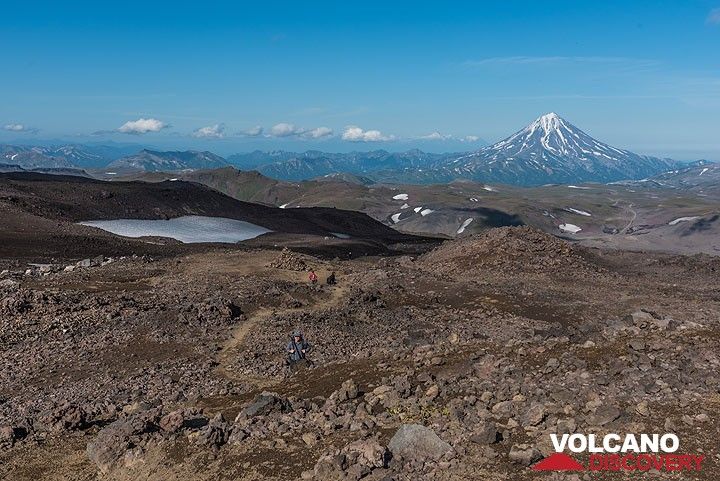 View towards Vilyuchik volcano from the lava fields of Gorely. (Photo: Tom Pfeiffer)