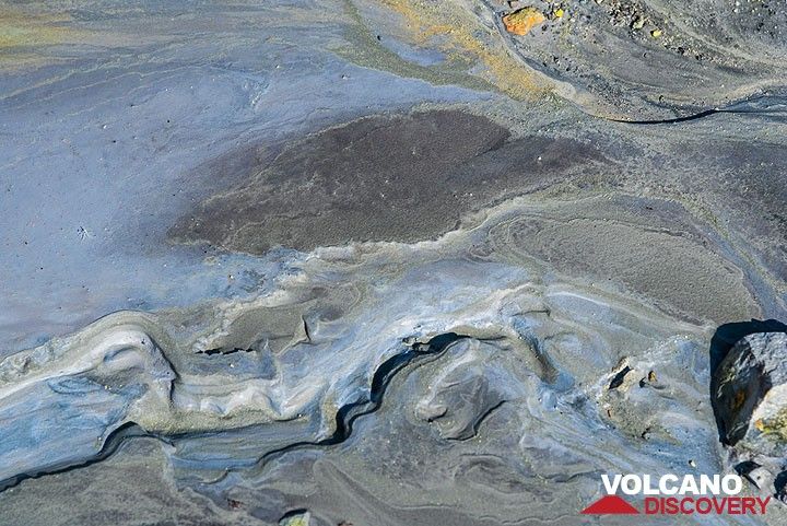 Abstract shapes and lines from fine-grained mud deposits near a fumarole. (Photo: Tom Pfeiffer)