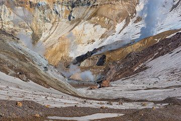 Paysage bizarre de roches altérées et de champs de glace. (Photo: Tom Pfeiffer)
