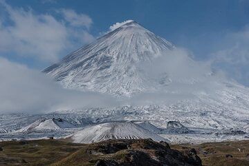 Now, the snow also covered the cones we climbed yesterday. (Photo: Tom Pfeiffer)