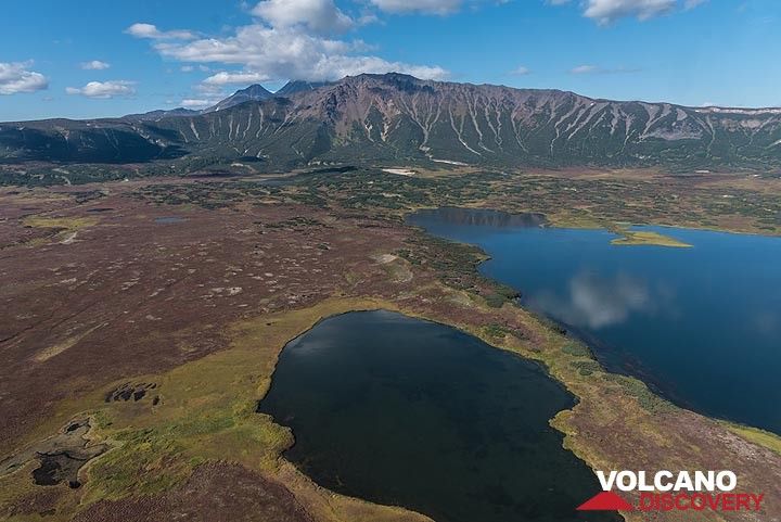 The caldera is approx. 8-12 km wide and was formed by multiple large explosive eruptions in the past. (Photo: Tom Pfeiffer)