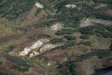 Blick auf die Landschaft auf dem Weg zur nächsten Station, dem Tal der Geysire, nur 5 Flugminuten entfernt. (Photo: Tom Pfeiffer)