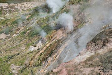 Tableau de petits geysers (Photo: Tom Pfeiffer)