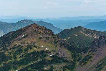 Vue vers la lointaine côte du Pacifique, loin à l'est. (Photo: Tom Pfeiffer)