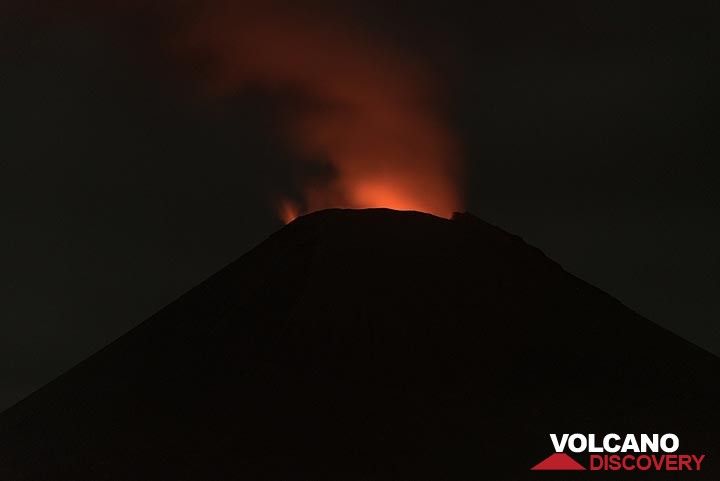 During the night 11-12 Sep, weak glow could still be seen from the cone, which had erupted a 4 km ash column 16 hours earlier. (Photo: Tom Pfeiffer)
