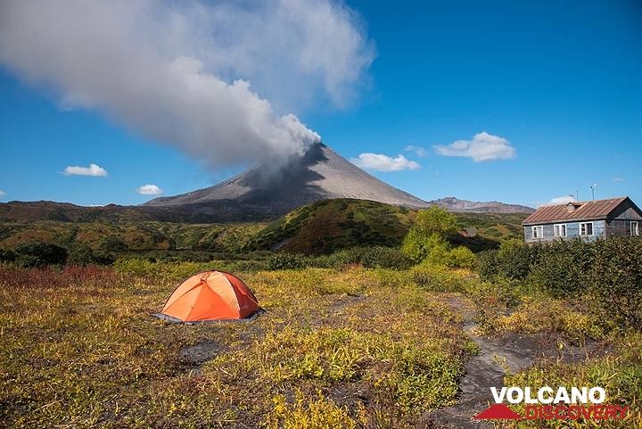 View of the volcano in the morning. The wind has changed and we're more or less under the ash and steam plume today. (Photo: Tom Pfeiffer)