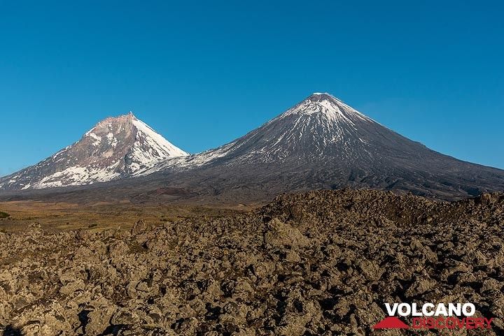 Kamen and Klyuchevskoy volcanoes in the morning. (Photo: Tom Pfeiffer)