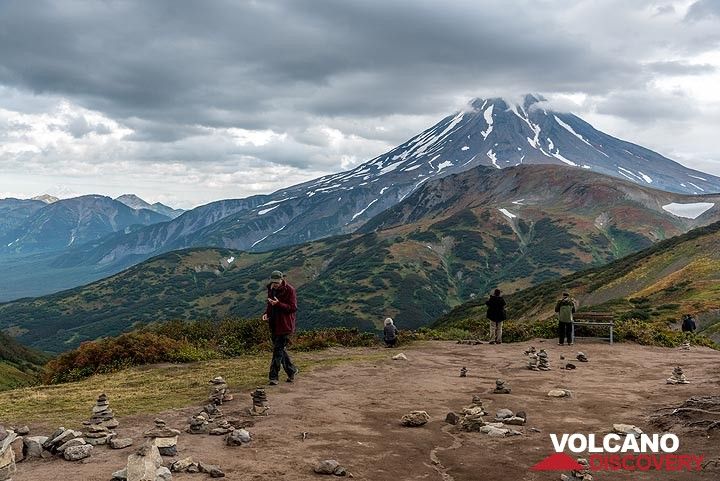 View to Viliuchinsky volcano from the pass. (Photo: Tom Pfeiffer)