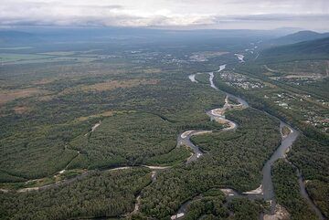 View of the Avacha river from the helicopter on the way back to our base in Elizovo. (Photo: Tom Pfeiffer)