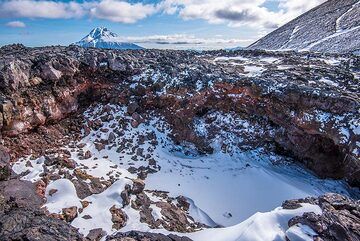 Collapsed roof of a lava tunnel (2012-13 eruption) (Photo: Tom Pfeiffer)