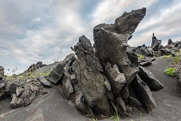 Spiny lava formations on the top of Taketomi cone. (Photo: Tom Pfeiffer)