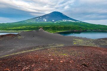 Vue du volcan Alaid depuis le cône Taketomi (Photo: Tom Pfeiffer)