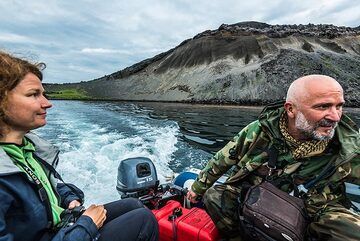 Expedition leaders Marina and Leonid (Photo: Tom Pfeiffer)