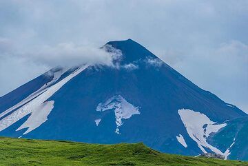 Chikurachki volcano (Photo: Tom Pfeiffer)