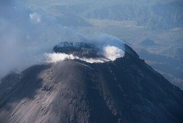 Upper eastern flank of Colima (Photo: Ingrid Smet)