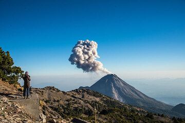 A moderately large explosion seen from Nevado de Colima. (Photo: Tom Pfeiffer)