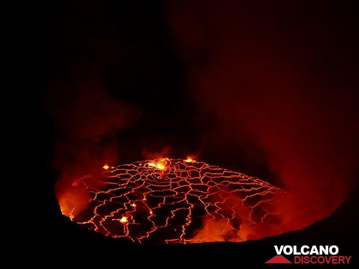 Nyiragongo´s lava lake seen on the night of 6 June 2017 when clouds and gass plumes were minor and allowed good visibility. (Photo: Ingrid Smet)