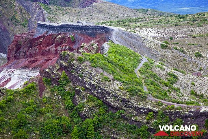 Bunte Kraterränder des Vulkans Tarawera (Neuseeland) (Photo: Tom Pfeiffer)