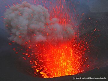 Éruption du volcan Yasur (île de Tanna, Vanuatu, mai 2013) (Photo: Dietmar)