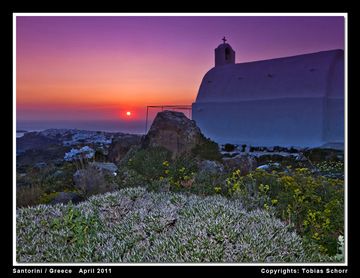 Coucher de soleil et chapelle près du village d'Ia (HDR) (Photo: Tobias Schorr)