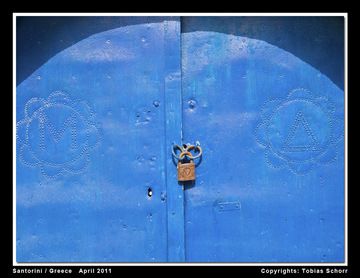 Old door in Emporio (Photo: Tobias Schorr)