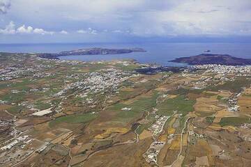 Santorini tour May 2012 - aerial photos (Photo: Tom Pfeiffer)