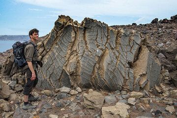 Andreas for scale at a very nicely shaped breadcrust bomb. (Photo: Tom Pfeiffer)