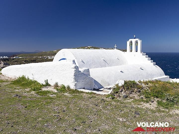 Die Taxiarhes-Kapelle im Mavromatis-Steinbruch ist immer ein schönes Ziel für Fotos beim Besuch der Geosite. (Photo: Tobias Schorr)