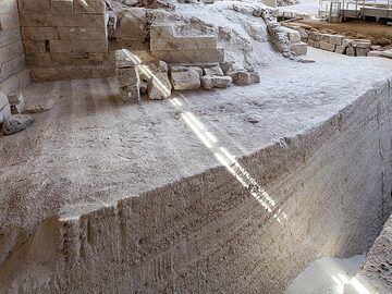 In this photograph you can see the huge pumice layers that preserved the Minoan houses in the excavation of Akrotiri on Santorini island. (Photo: Tobias Schorr)