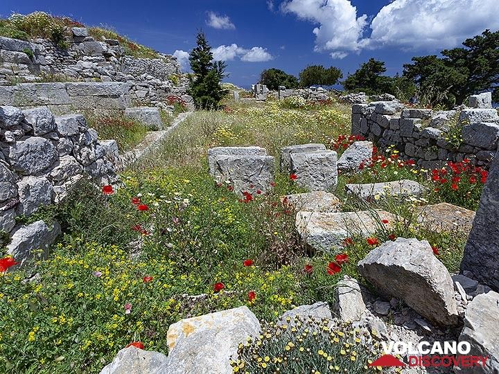 The ruins of an ancient villa at ancient Thira. (Photo: Tobias Schorr)