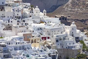 Der Teil der Altstadt von Thira mit der Kirche Agios Minas. (Photo: Tobias Schorr)