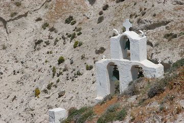 Chapel in the pumice deposit near Megalochori (Photo: Tom Pfeiffer)