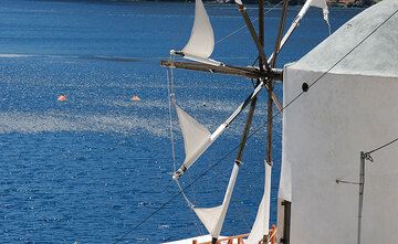 Molino de viento en Therasia (Photo: Tom Pfeiffer)